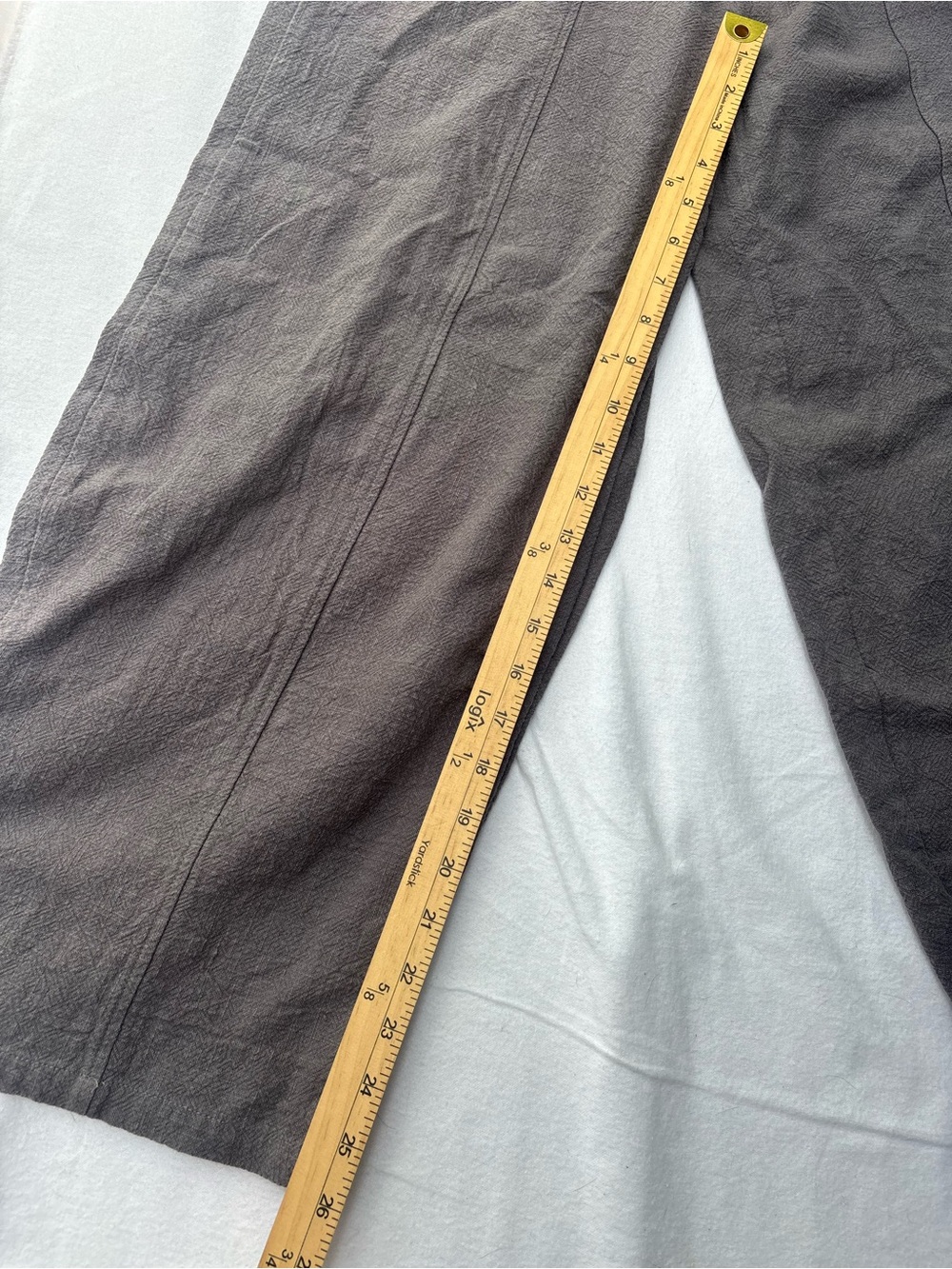 Relaxed Wide-Leg Balloon Pants in Charcoal - Picture 4 of 9